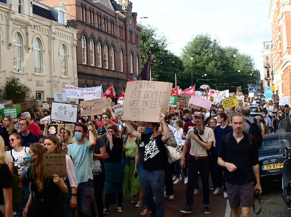 People protesting about the housing shortage in the Netherlands