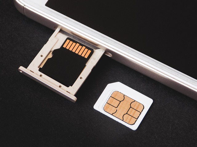 sim card, card, memory czyszczenie smartfona przygotować telefon do sprzedaży