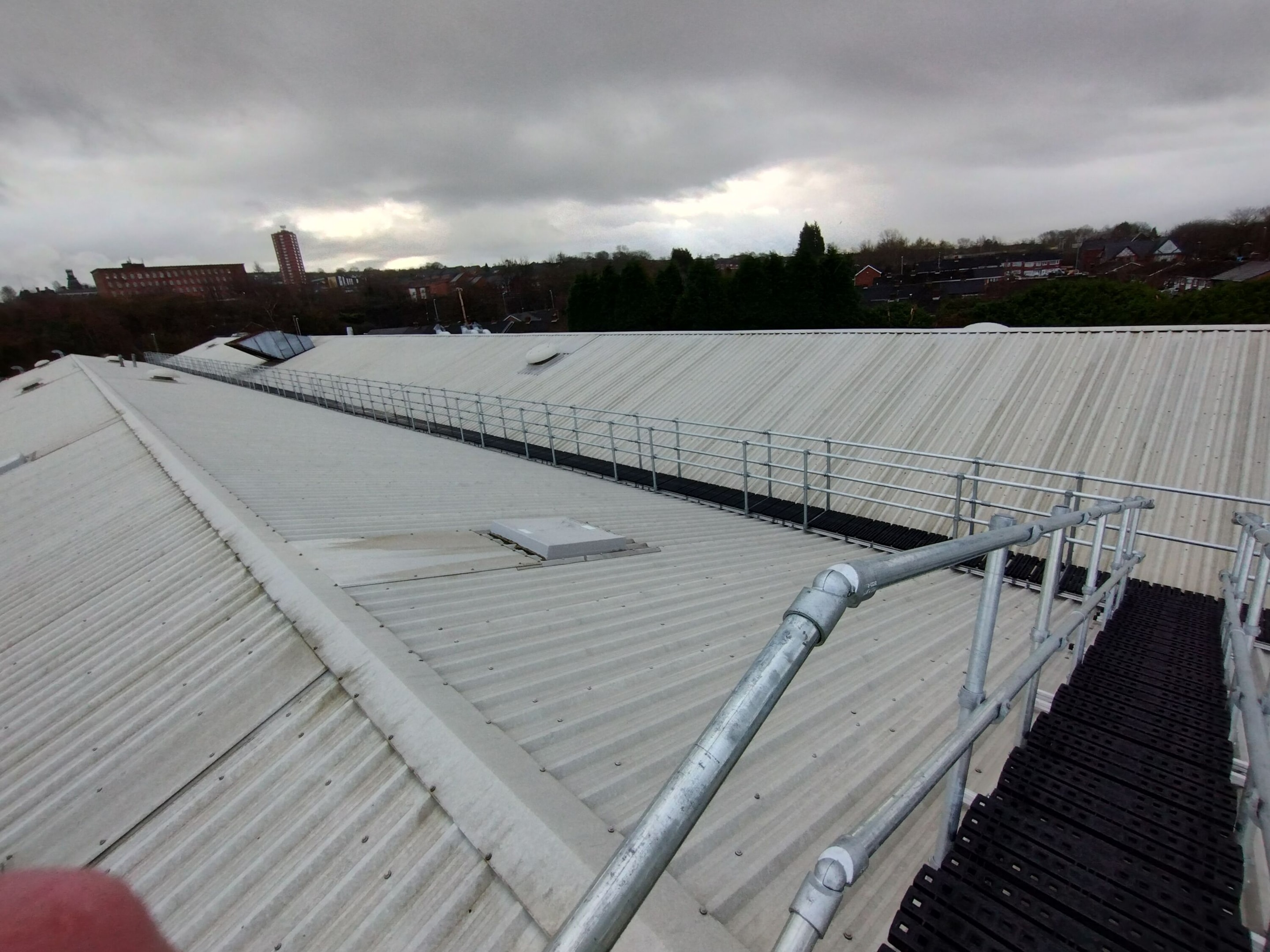 Slip-resistant roof walkway for safe rooftop navigation