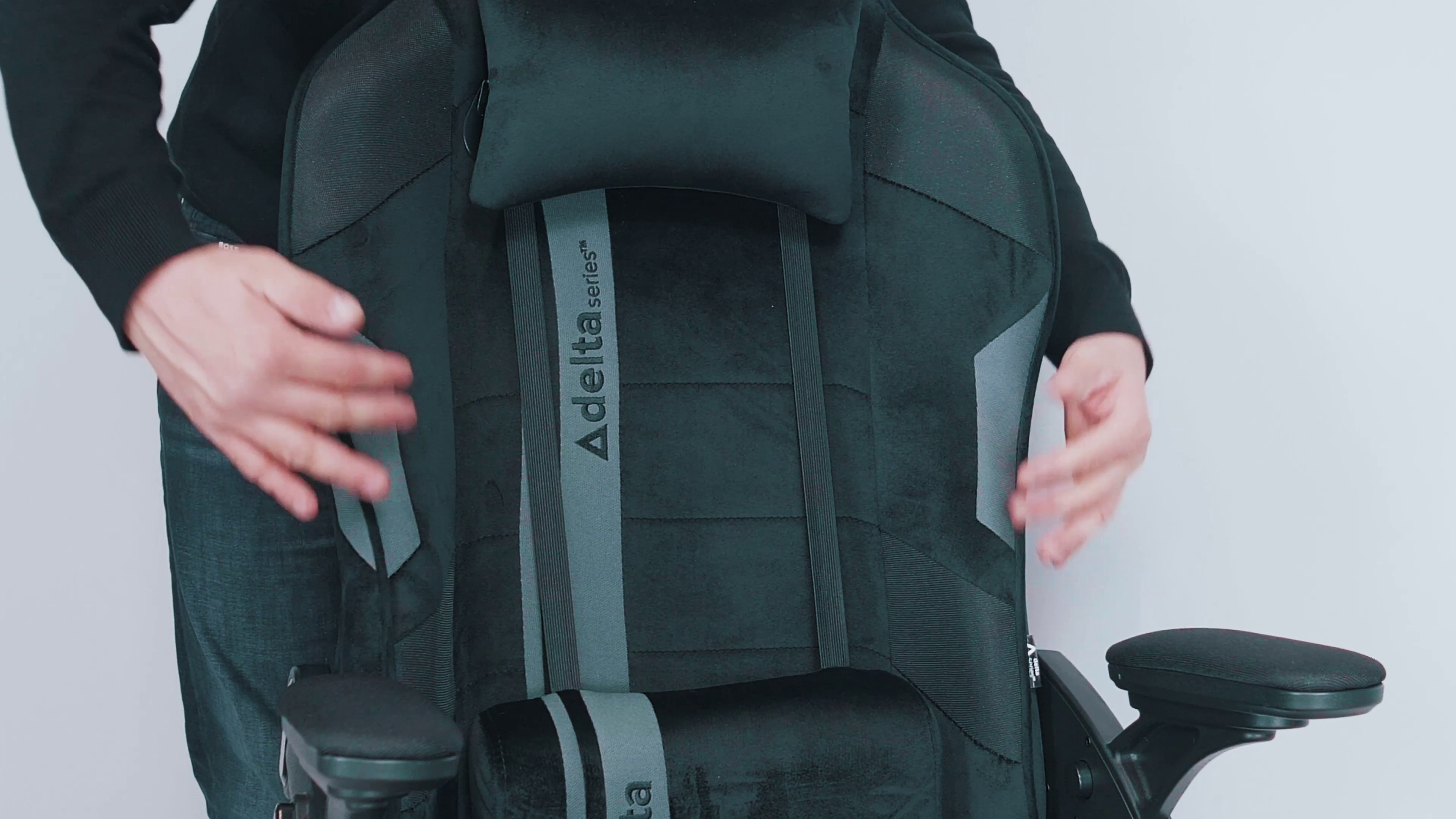 Ergonomiczny fotel biurowy – dlaczego prawdziwa ergonomia to ruch, a nie tylko regulacje? 9 Fotel gamingowy. Źródło: Brastech