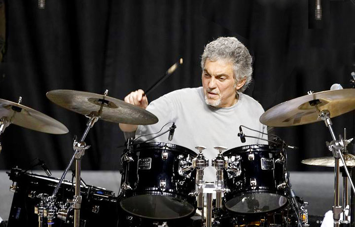 d52e31fd 204d 4c9c bd0f 3a48a8cc2382 | Zero to Drum Steve Gadd En El Escenario Detrás De Su Drum Kit Yamaha