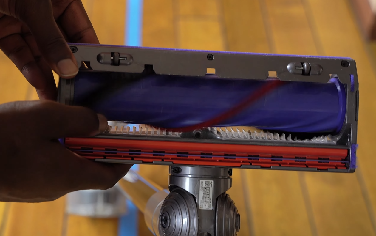 Dyson v8 is clear of hair strands on its roller