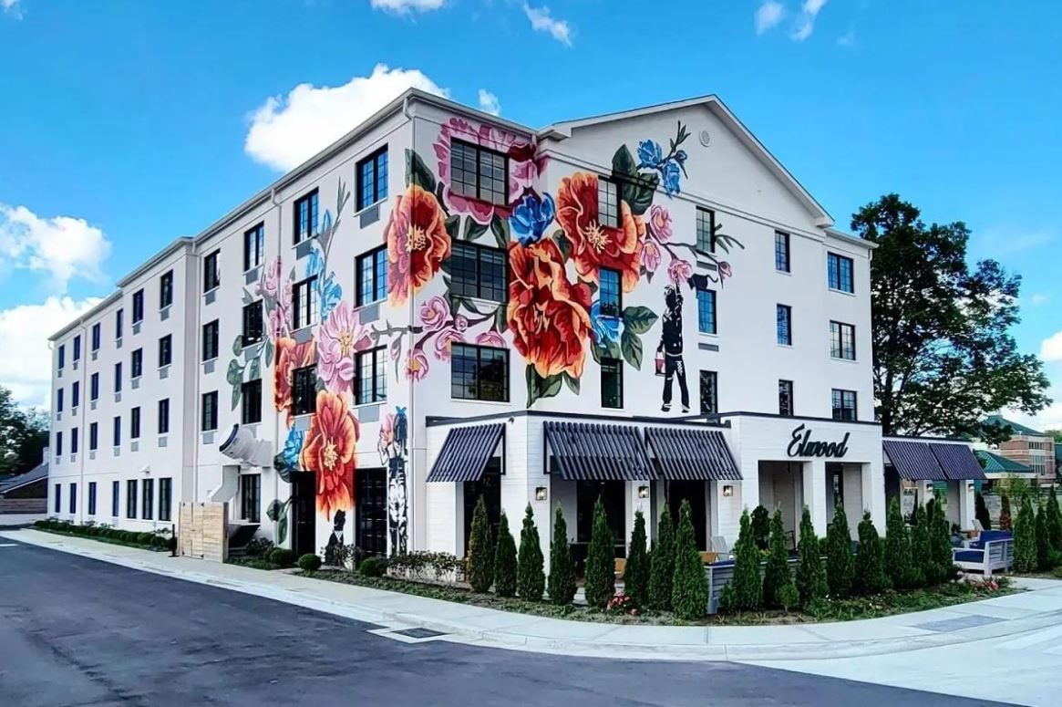 Exterior of Elwood Hotel and Suites Lexington