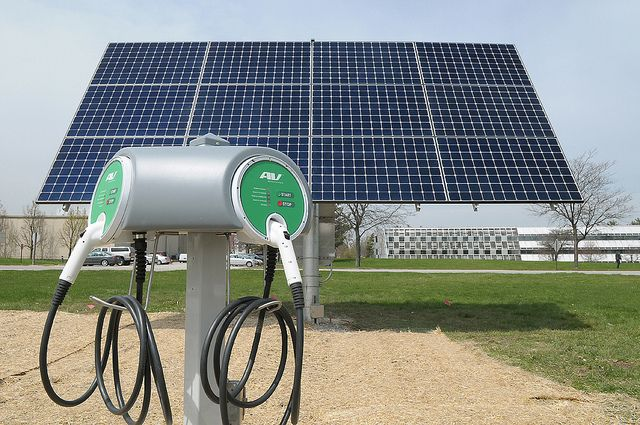 Solar powered electric vehicle charging station