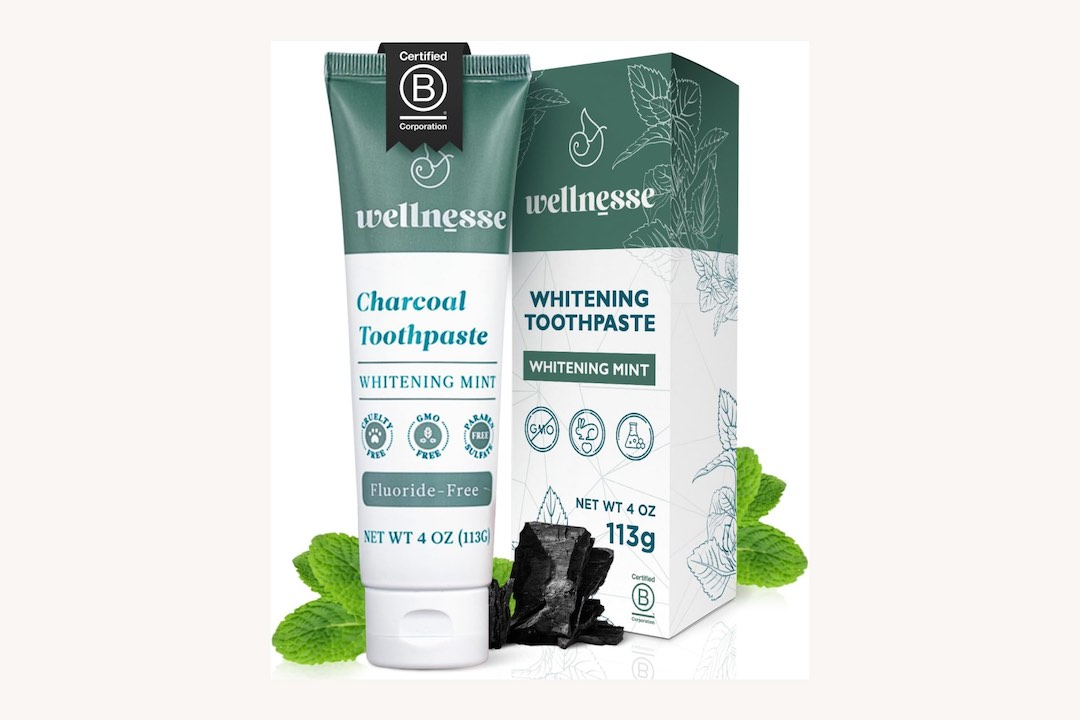 non-toxic-whitening-natural-toothpaste-Wellnesse