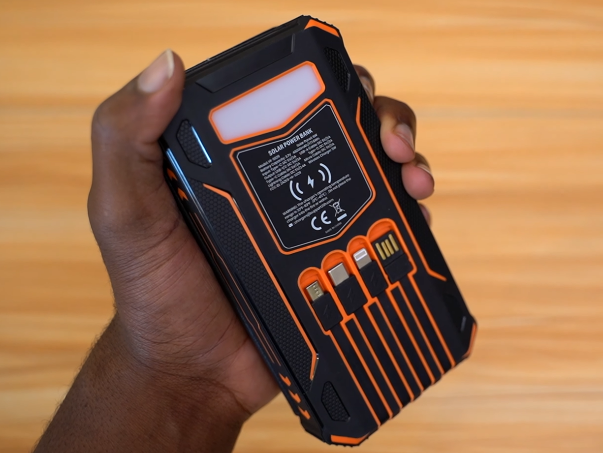 Soaraise solar charger power bank