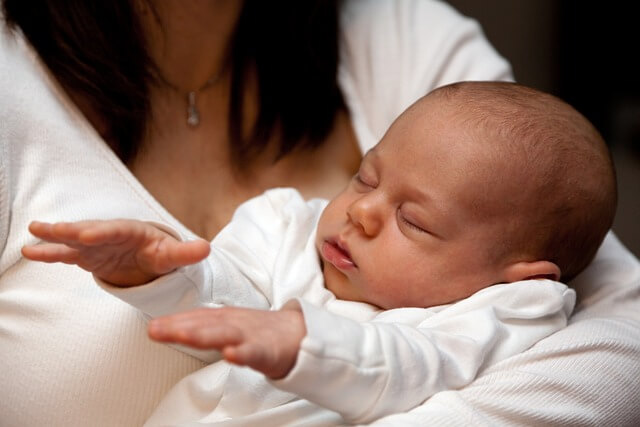 baby schläft schlafen babys