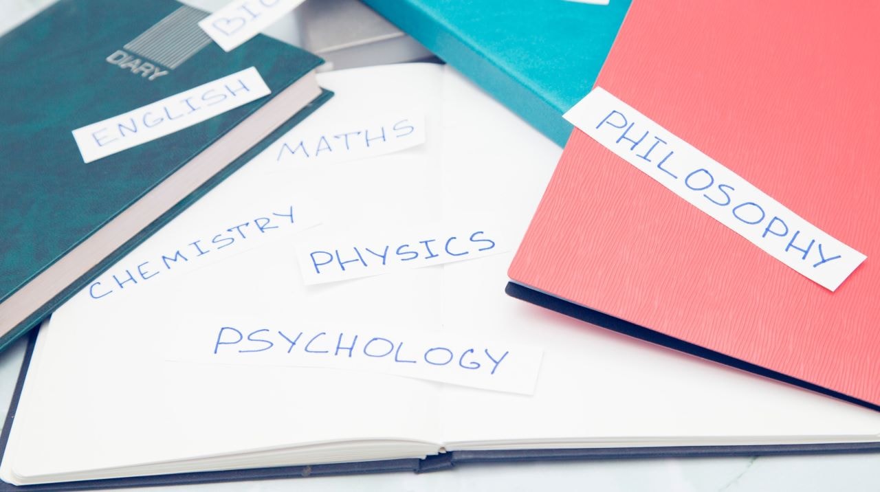czy bez studiów można pracować jako psycholog