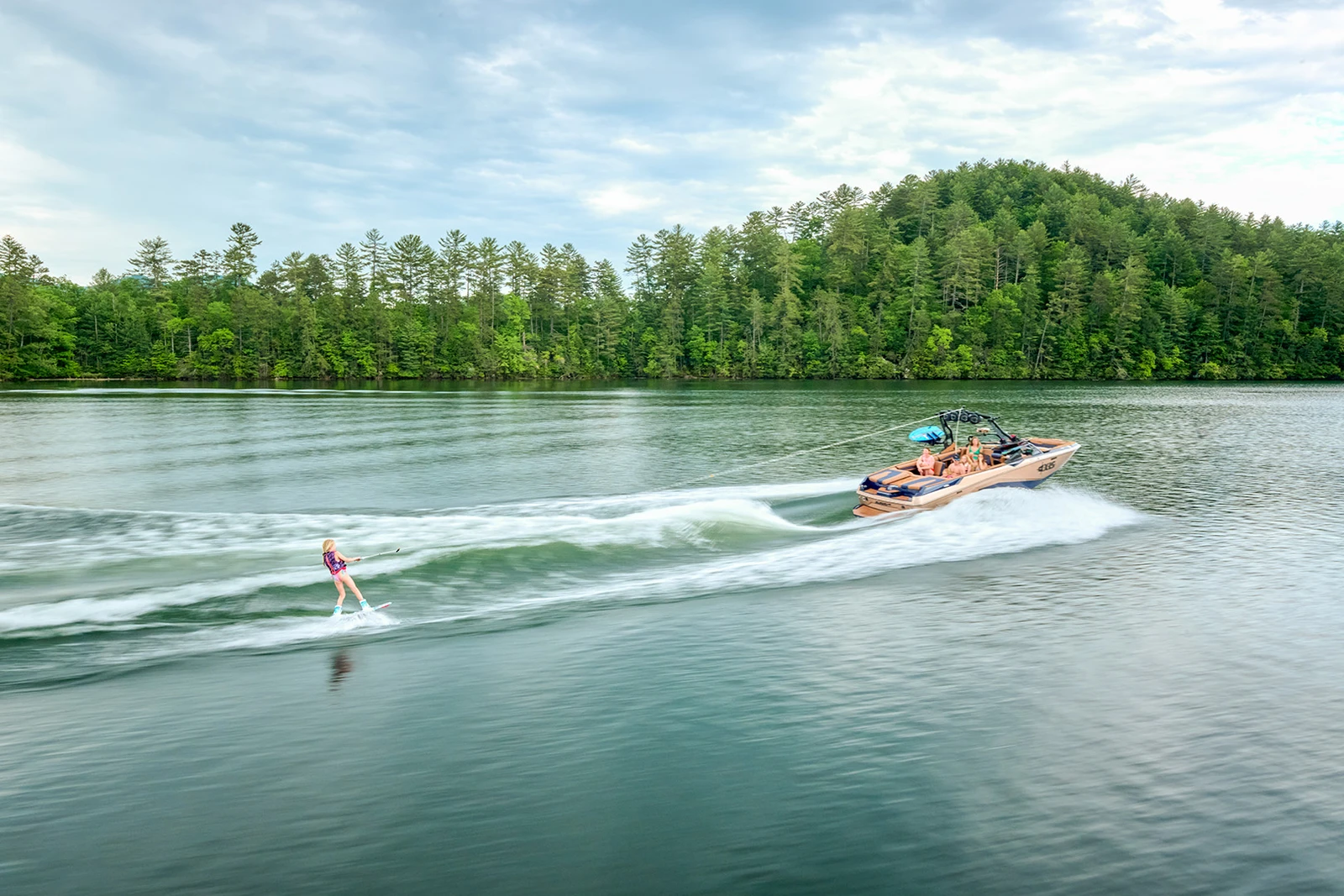 https://blog.axiswake.com/beginner-wakeboarding-tips-how-to-get-started-behind-the-boat