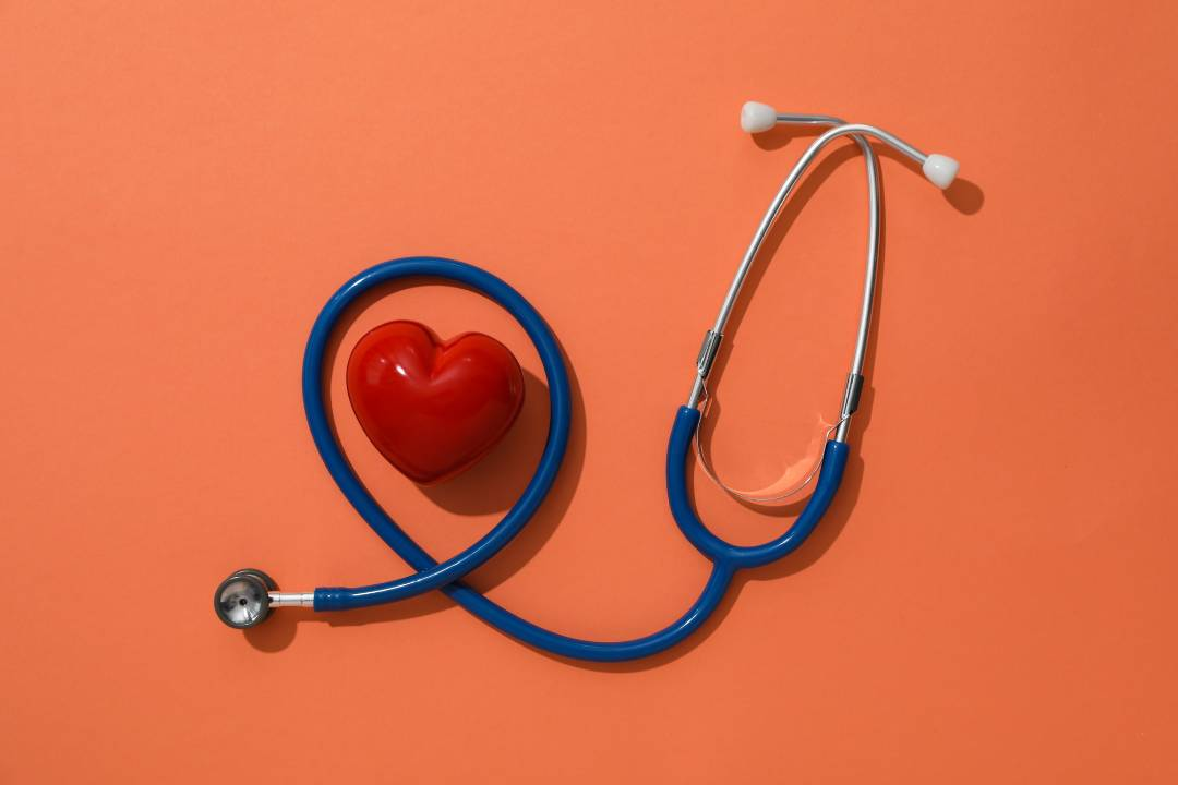 Image of heart and doctors stethoscope, glutathione depletion, antioxidant glutathione, clinical studies - The Good Stuff