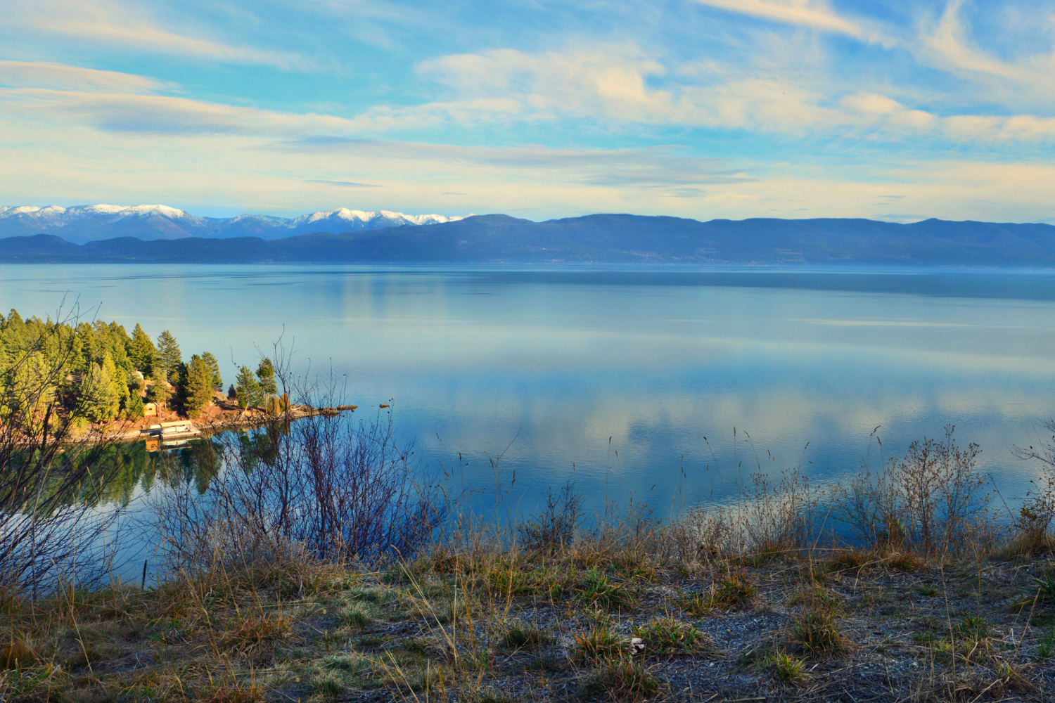flathead lake, a clear lake in montana