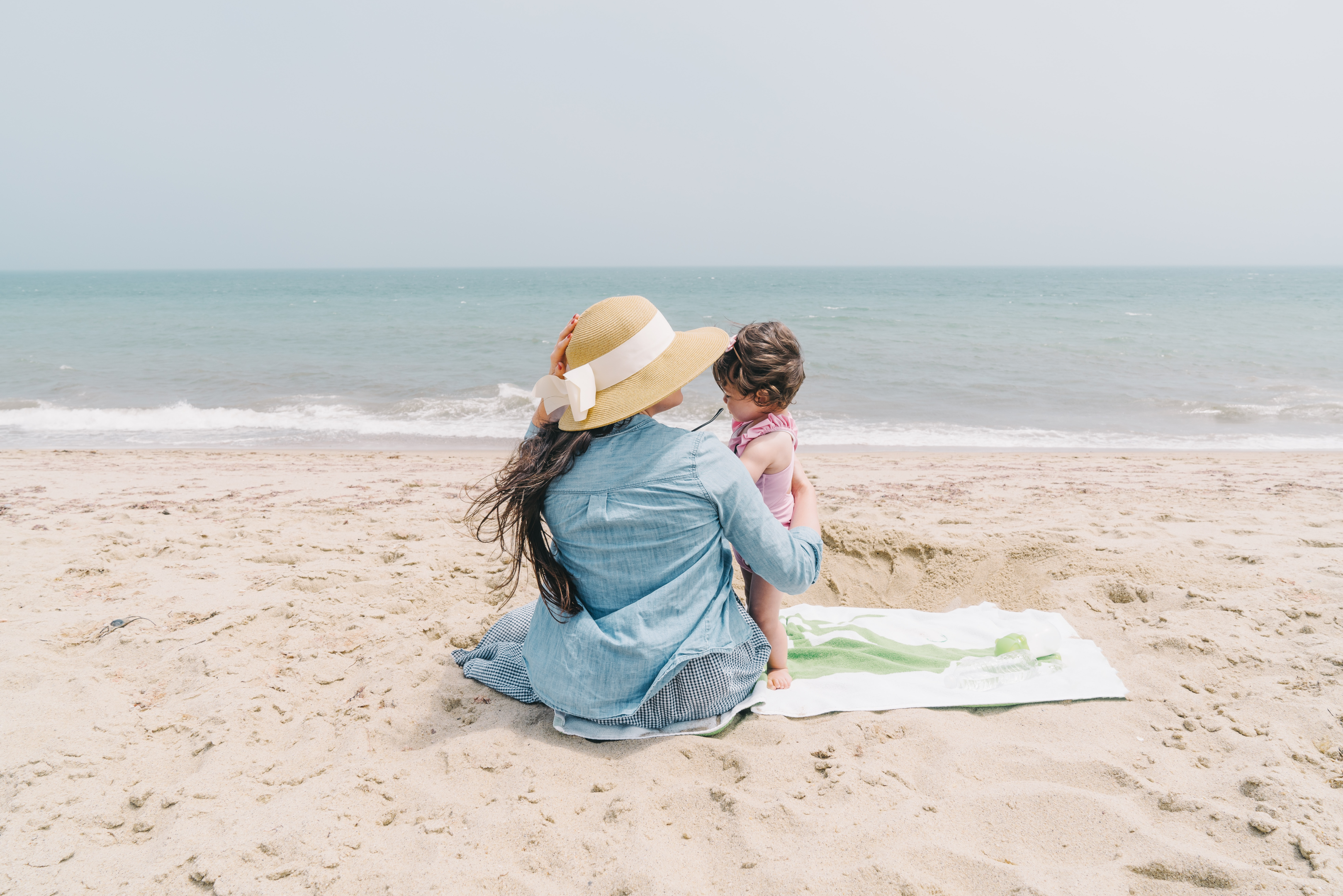 db017d2c 1b36 4efb a8ea a6452e60929f motherhood, girl, beach