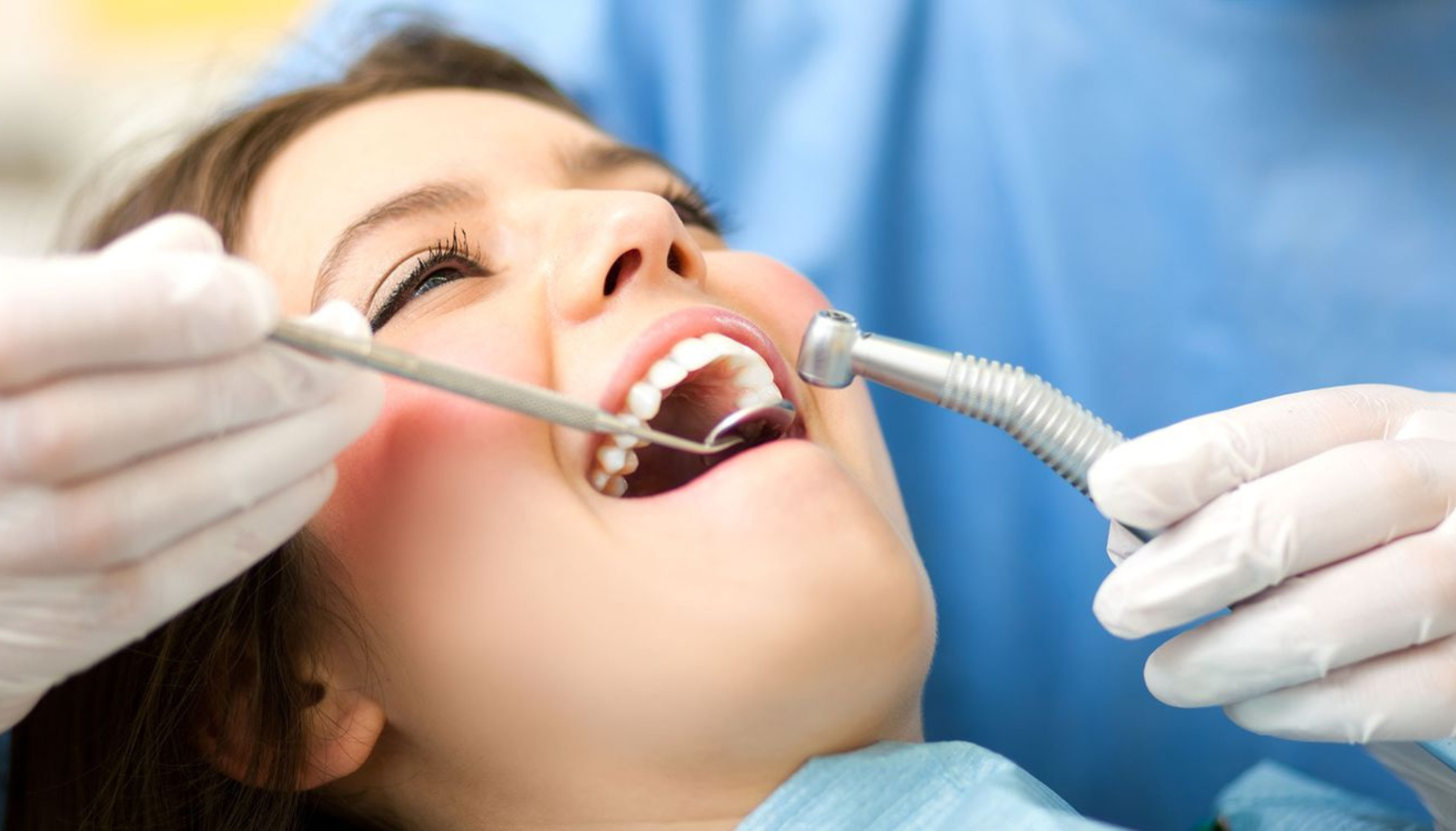 Tannlege bruker speil og bor til undersøkelse og behandling av pasientens tenner i tannlegestol med åpen munn. hvilke diagnoser gir rett til gratis tannlege offentlige tannhelsetjenesten stønad til tannbehandling sjeldne medisinske tilstander rett til gratis gratis tannbehandling sjeldne medisinske tannbehandling i den offentlige rett til stønad direkte oppgjør direkte oppgjør med helfo nedsatt evne til egenomsorg helt eller delvis tanntap uten egne tenner helt eller delvis tanntap svulster i munnhulen tilgrensende delvis tanntap uten egne patologisk tap av tannsubstans allergiske reaksjoner mot tannrestaureringsmaterialer egne tenner i underkjeven evne til egenomsorg hos tannbehandling ved særlige medisinske sykdom eller varig nedsatt infeksjonsforebyggende tannbehandling ved særlige gi rett sterkt nedsatt evne egenomsorg hos personer sjelden medisinsk tilstand munnhulen tilgrensende vev varig nedsatt funksjonsevne særlige medisinske tilstander stønad fra helfo barn og unge få dekket helse og omsorgsdepartementet bruke løstsittende protese personer som har varig må du betale tannbehandling munn og kjeve anomalier i munn sykdommer og anomalier må betale tannlegen må medisinsk tilstand hoderegionen for øvrig tannsubstans ved attrisjon tannskade ved ulykke ute av stand helfo rett unge voksne varig sykdom godkjent yrkesskade behandling hos ta kontakt 20 år tannlegen stønad gratis refusjon får tannlege behandling nødvendig personer betale støtte behandlingen gjelder krav dekning rettigheter mer voksne dersom barn