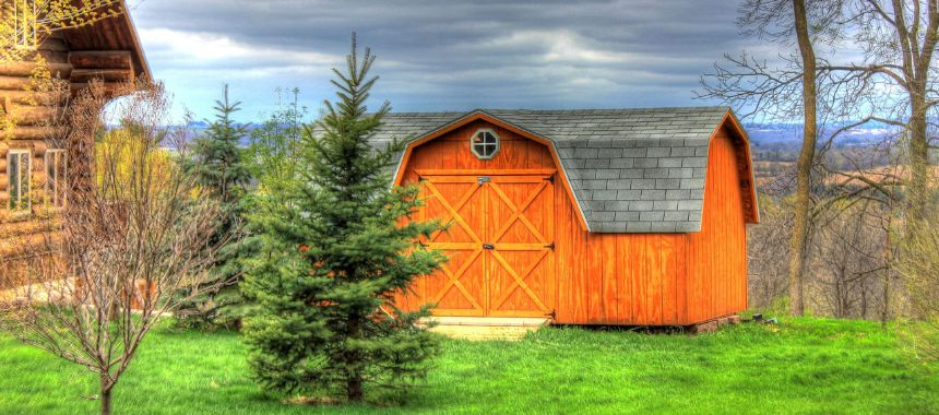 A lofted barn with a wooden finish. Source: Wikimedia