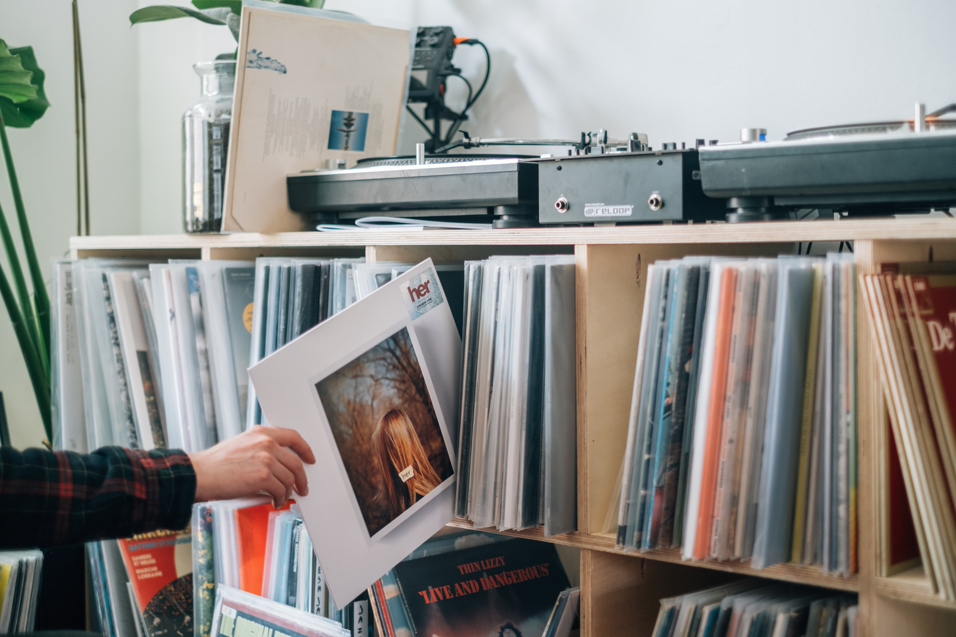 The Timeless Appeal of Vinyl Records: Why Vinyl Is Superior to Streaming