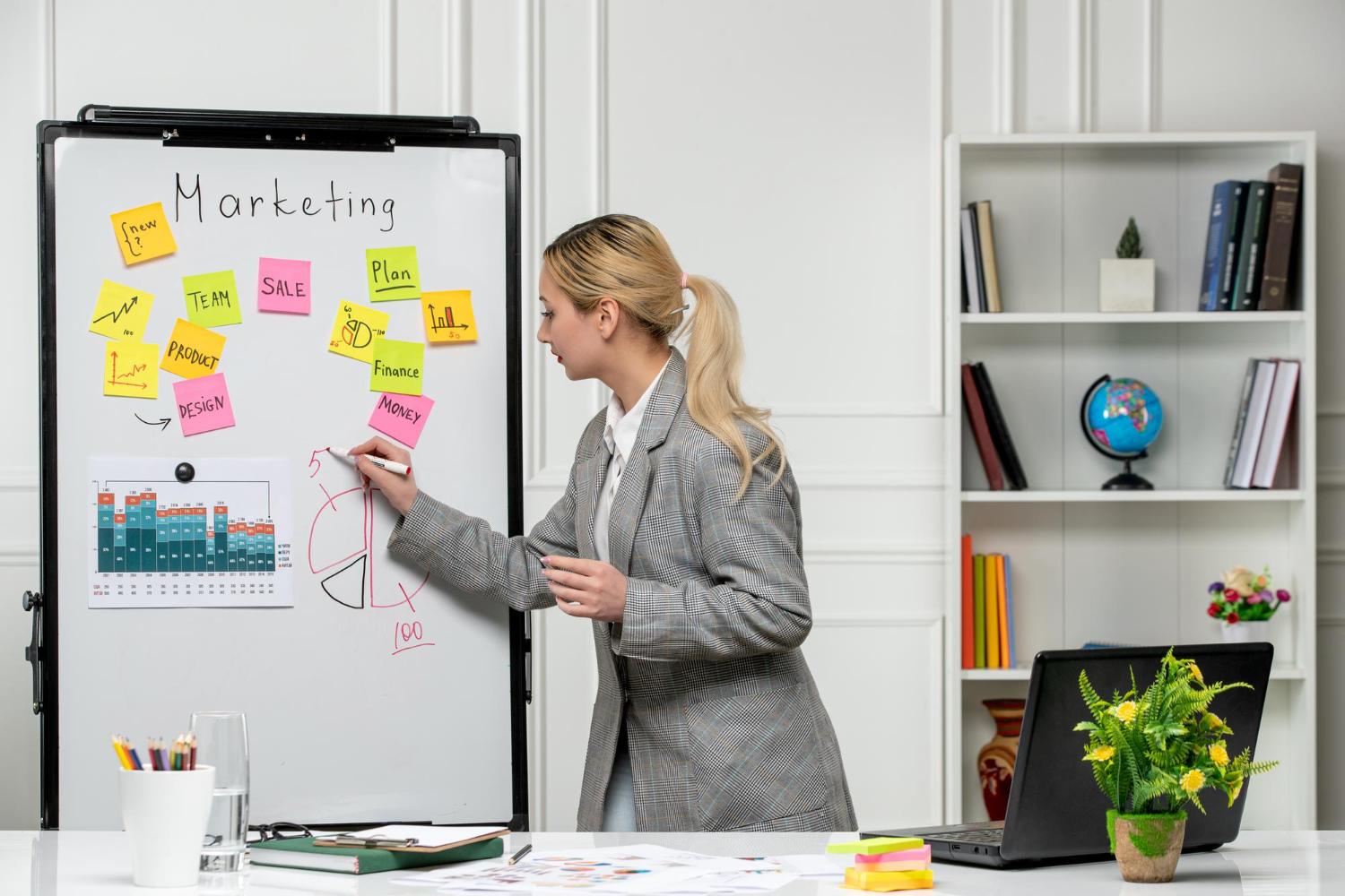 woman working on her marketing for dropshipping