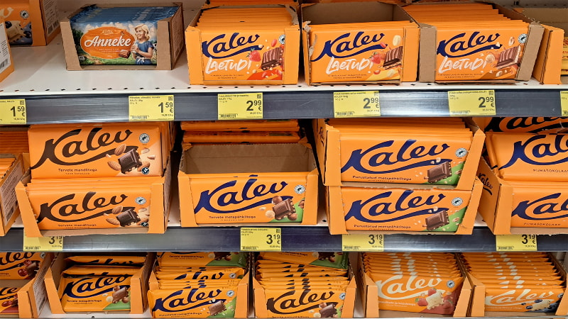Shelf-ready chocolate packaging