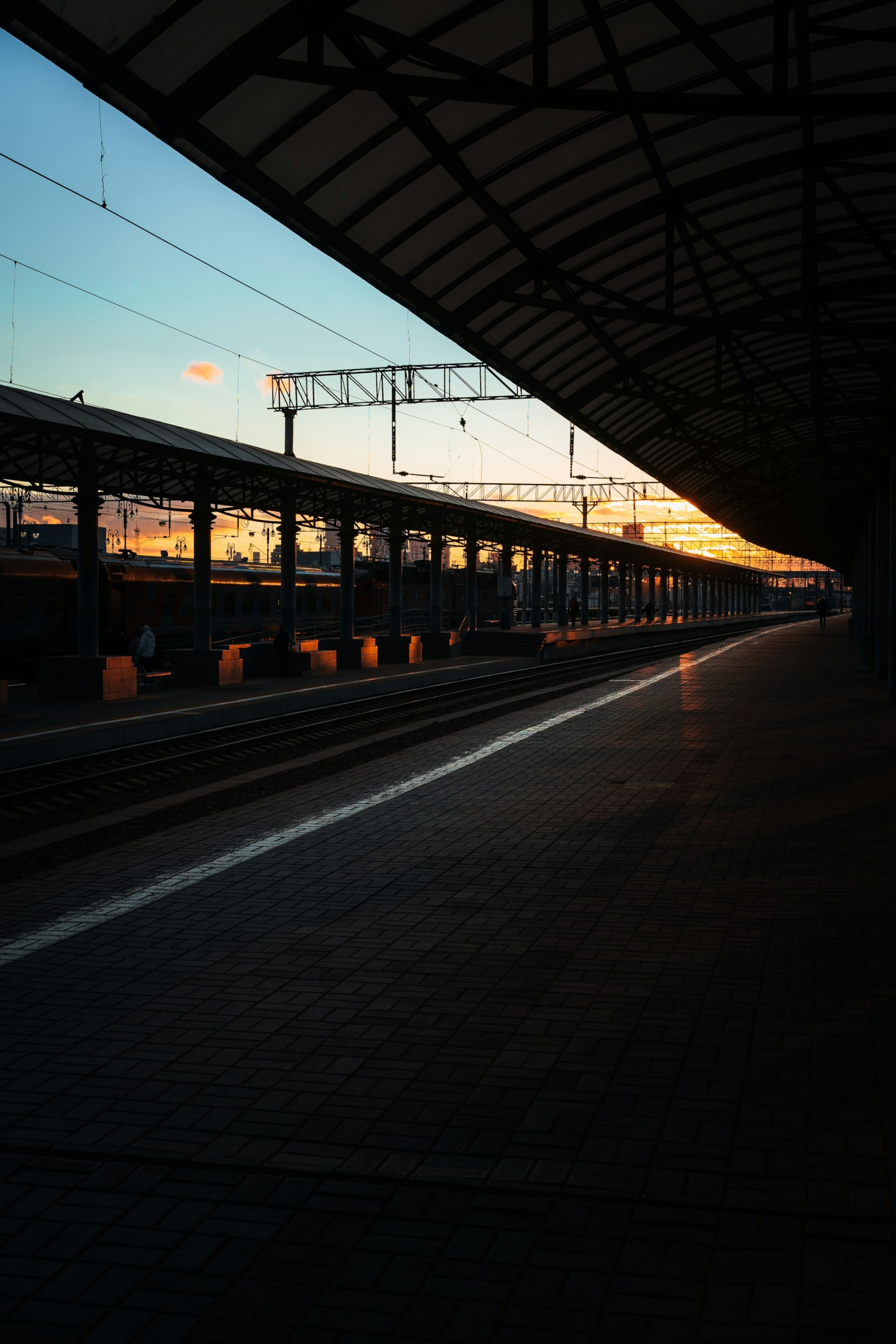 Sunrise train from Milan with calm lakefronts before the crowds Photo by Platon Matakaev on Unsplash