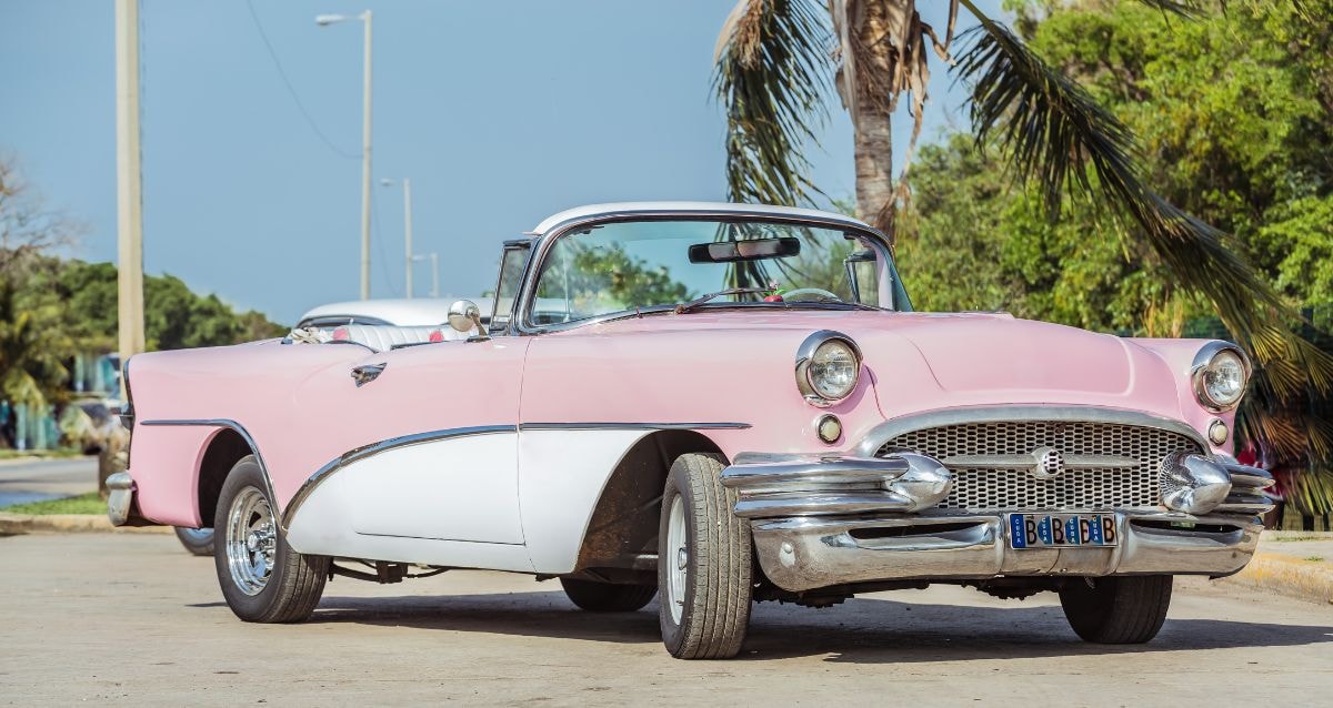 Enclosed car shipping for vintage car transport