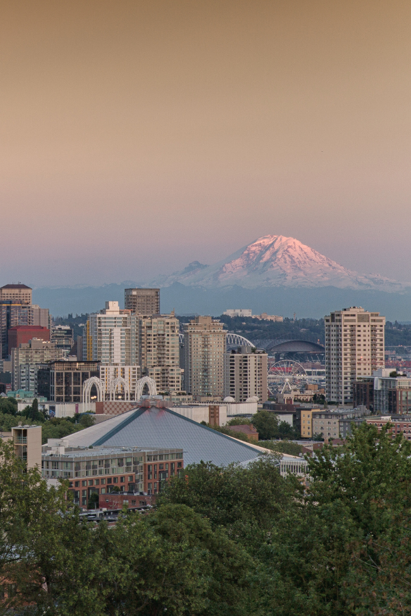 Explore the Asian Art Museum, boutiques that line Broadway Corridor, and the Central Library as part of your Seattle itinerary!