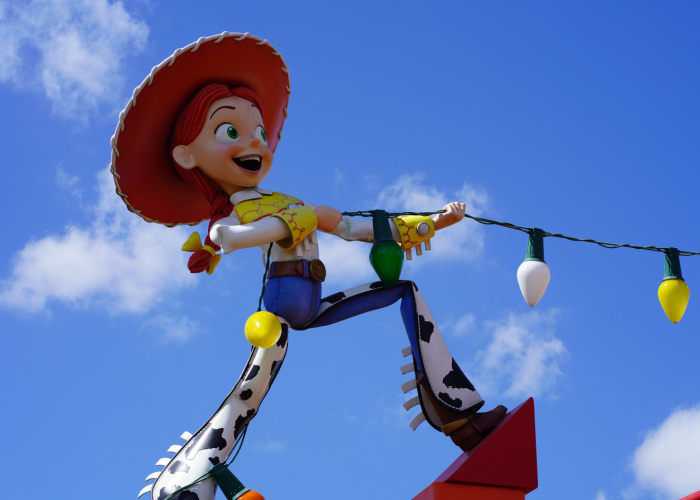 memorial day weekend, multi day tickets, best deals, theme park, many families, saturday nights, magic kingdom, year's eve.