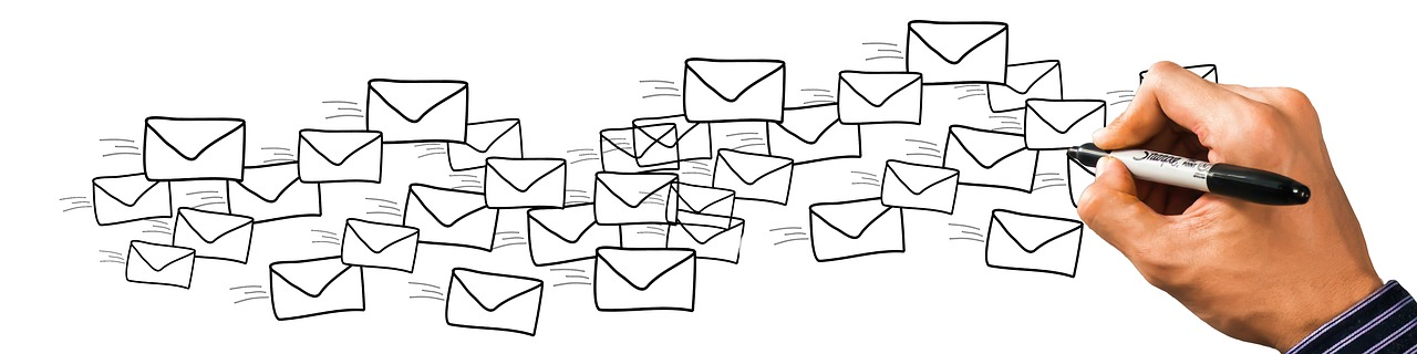 Skuteczny mailing oprócz samej listy adresów powinien zawierać także inne dane na temat odbiorcy