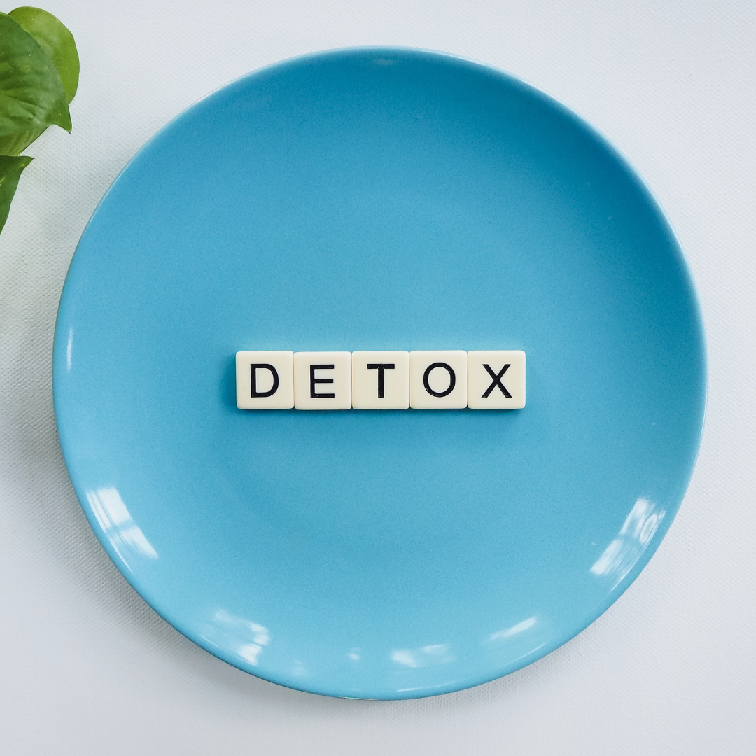 A graphic saying "detox".