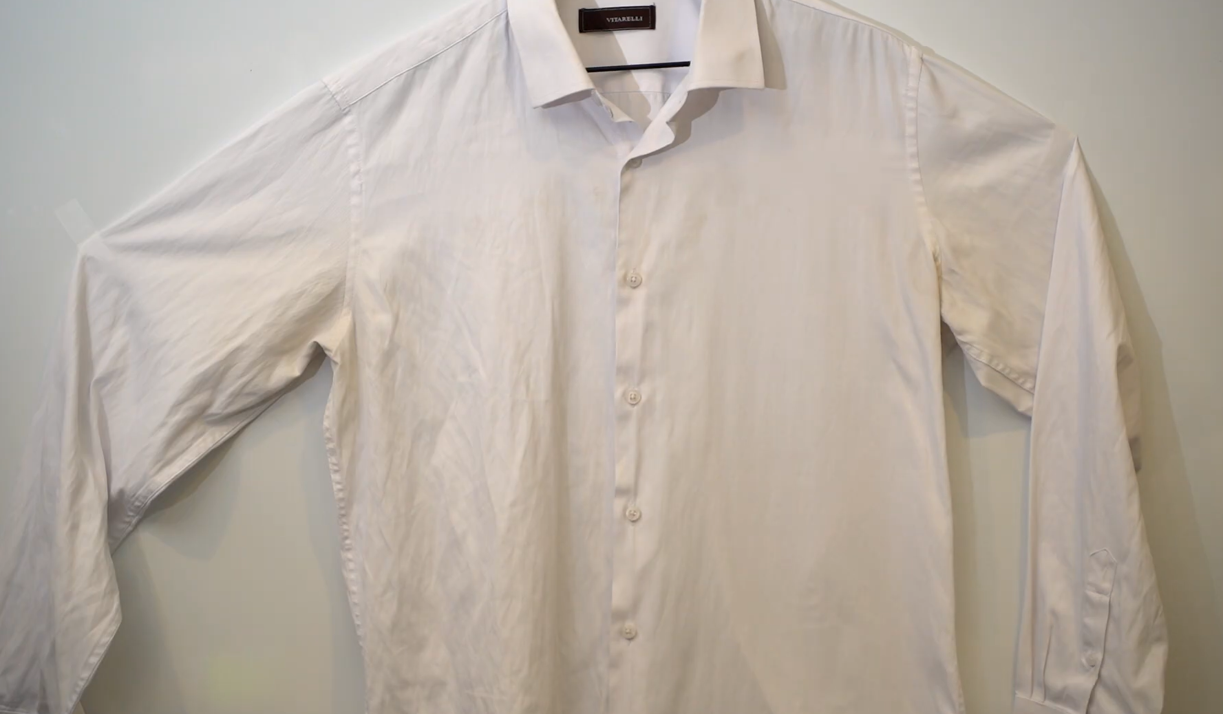 removing stubborn wrinkles on clothing using NIASSO travel steamer