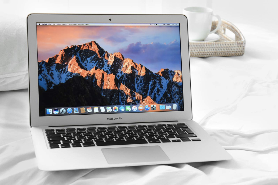 Macbook deals 2017 price