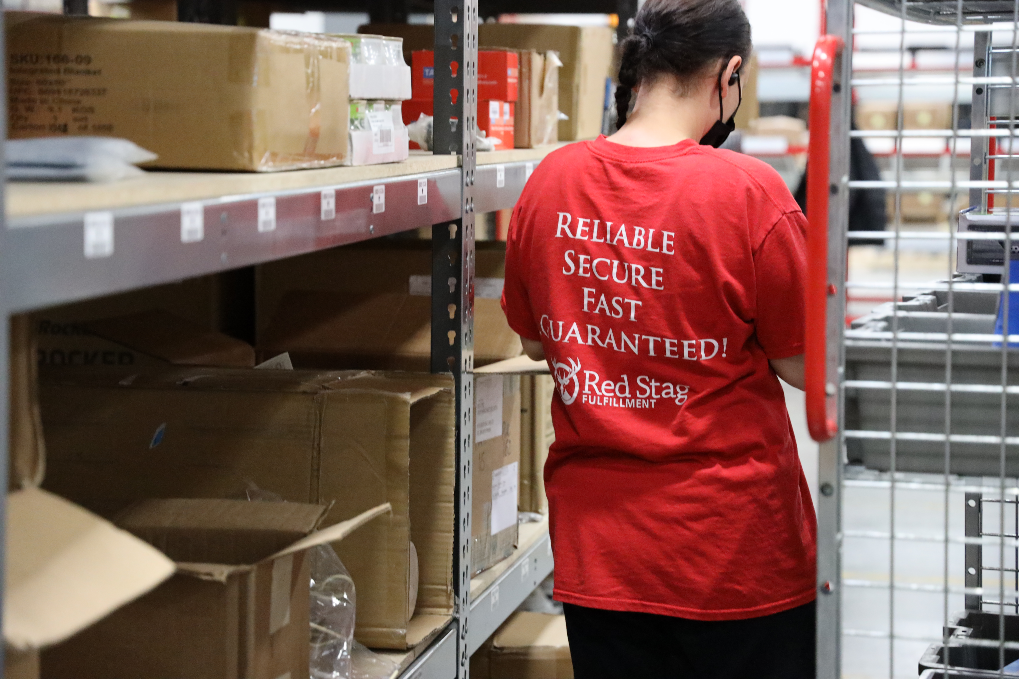 Perpetual inventory system: how real-time data helps improve stock management 