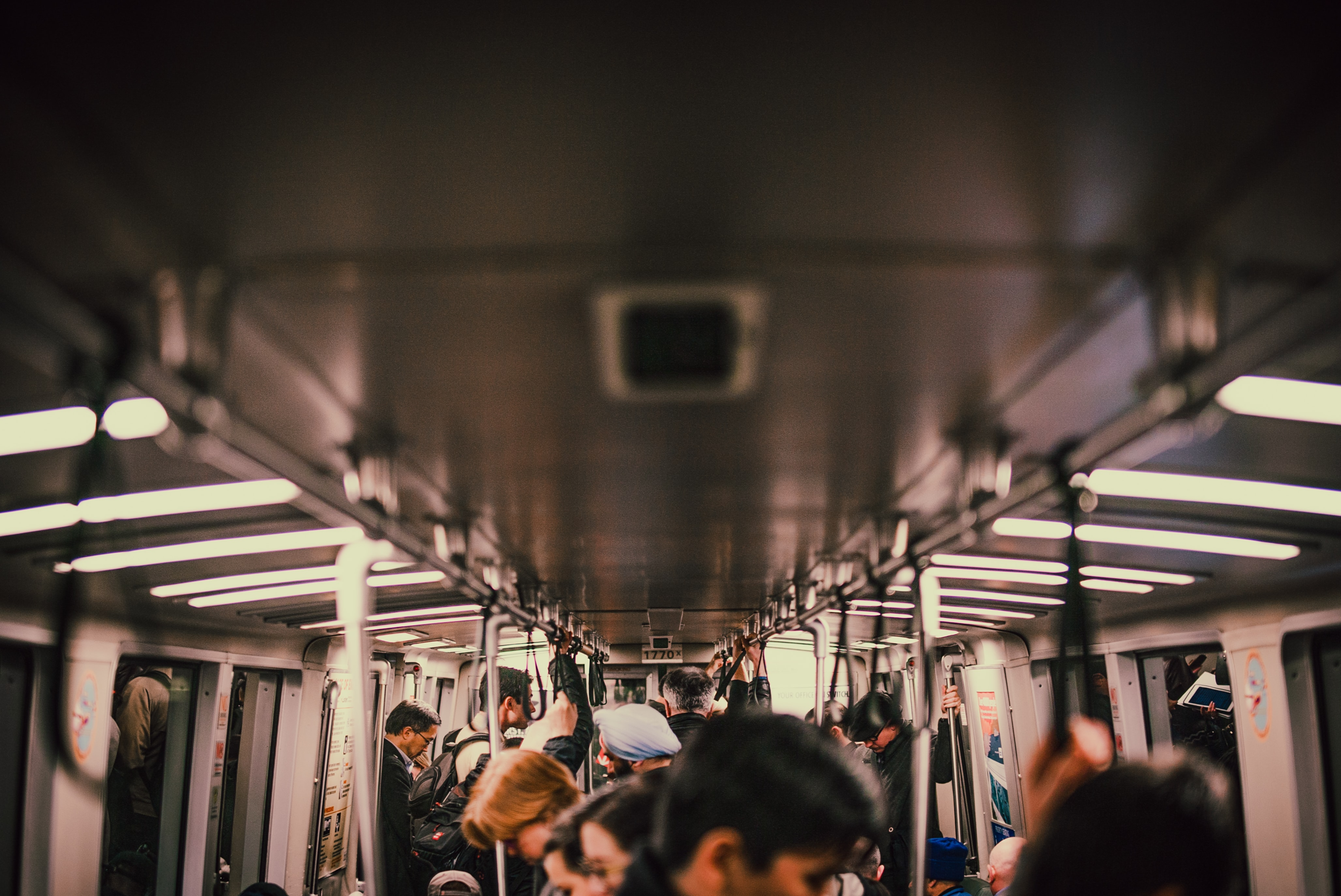 MCX: Connecting The Metro To The South | Commuting to Metro Manila has always been a common dilemma not just to those who residing in there but also to nearby provinces as well. | Photo from Unsplash