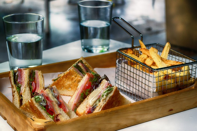 club sandwich & fries