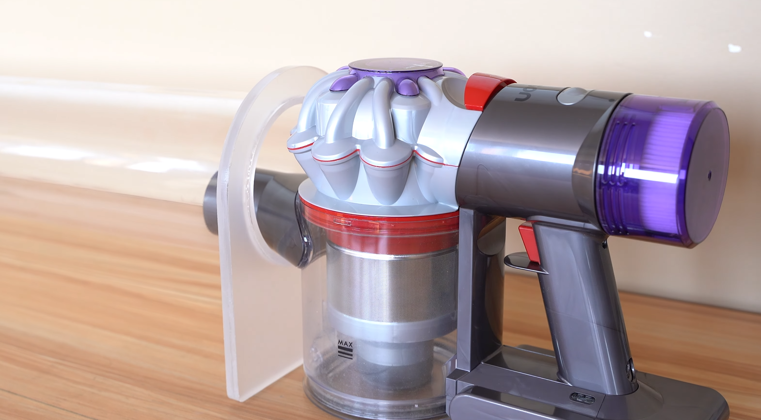 Dyson v8 mini motorized tool