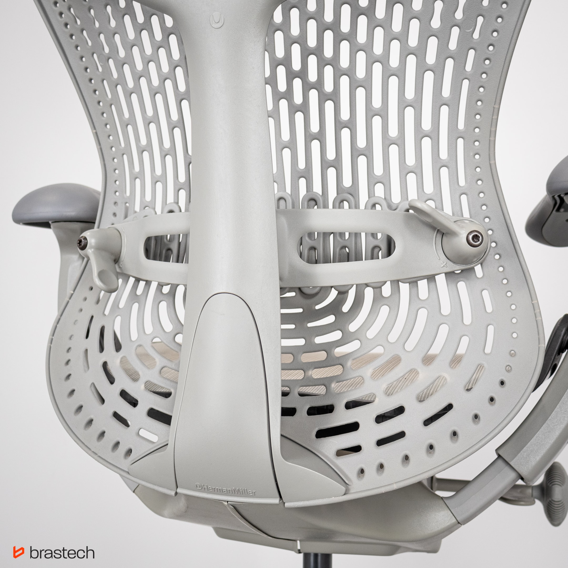 Wsparcie lędźwiowe Herman Miller Mirra. Źródło: Brastech