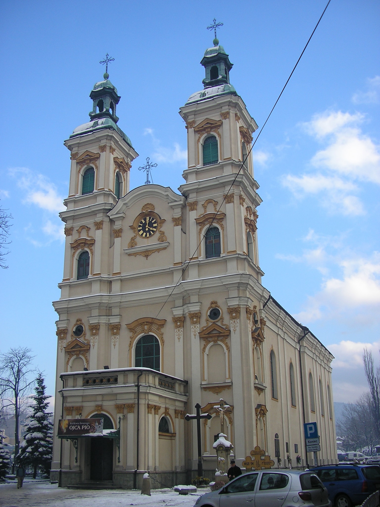 Kościół Opatrzności Bożej w Bielsku-Białej (źródło: https://commons.wikimedia.org/wiki/File:Kosciol_Opatrznosci_Bozej_Bielsko-Biala_25112005.jpg)