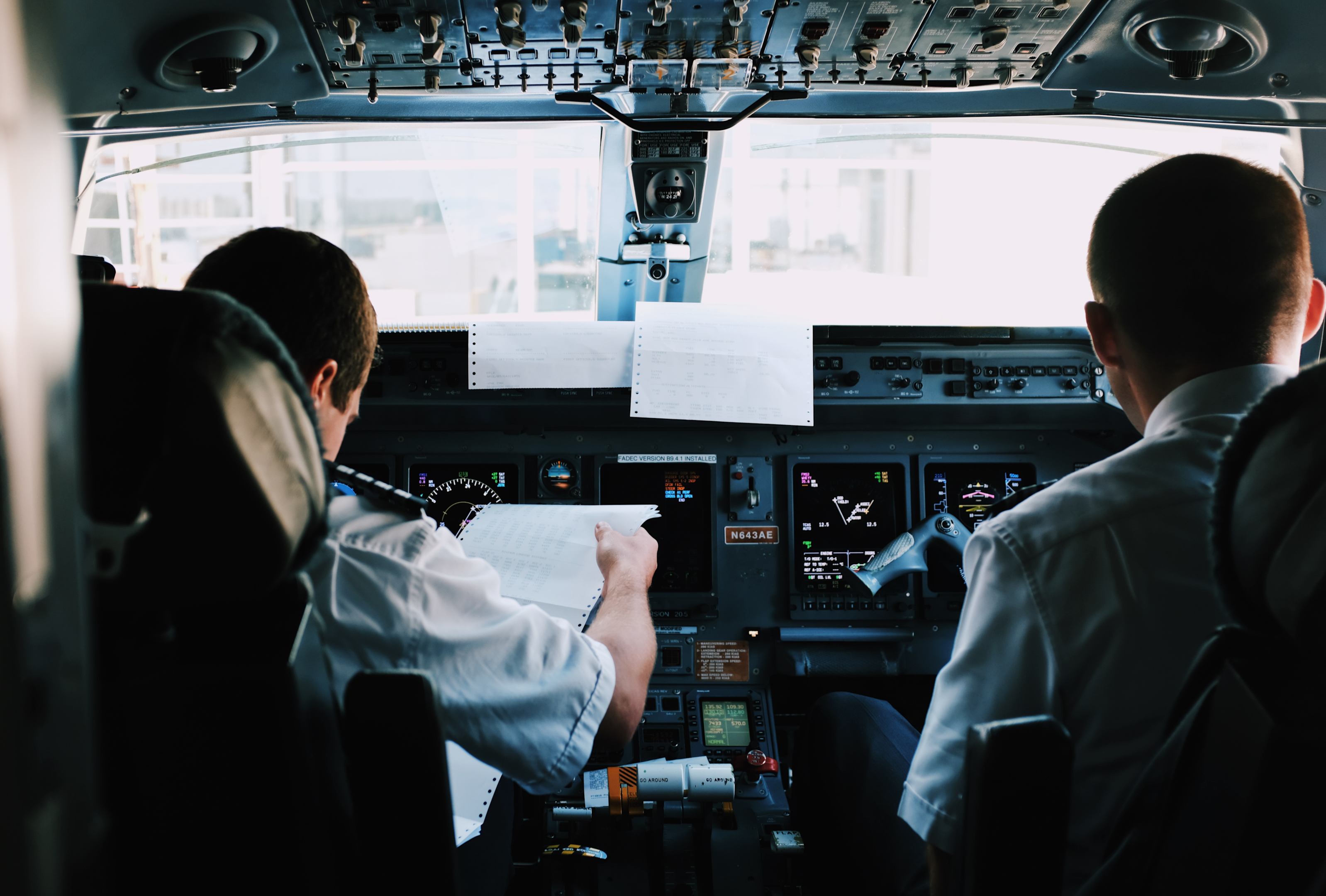 two pilots, co-pilots, flight school, student pilot, become a pilot, commercial airline pilot, flight training, 