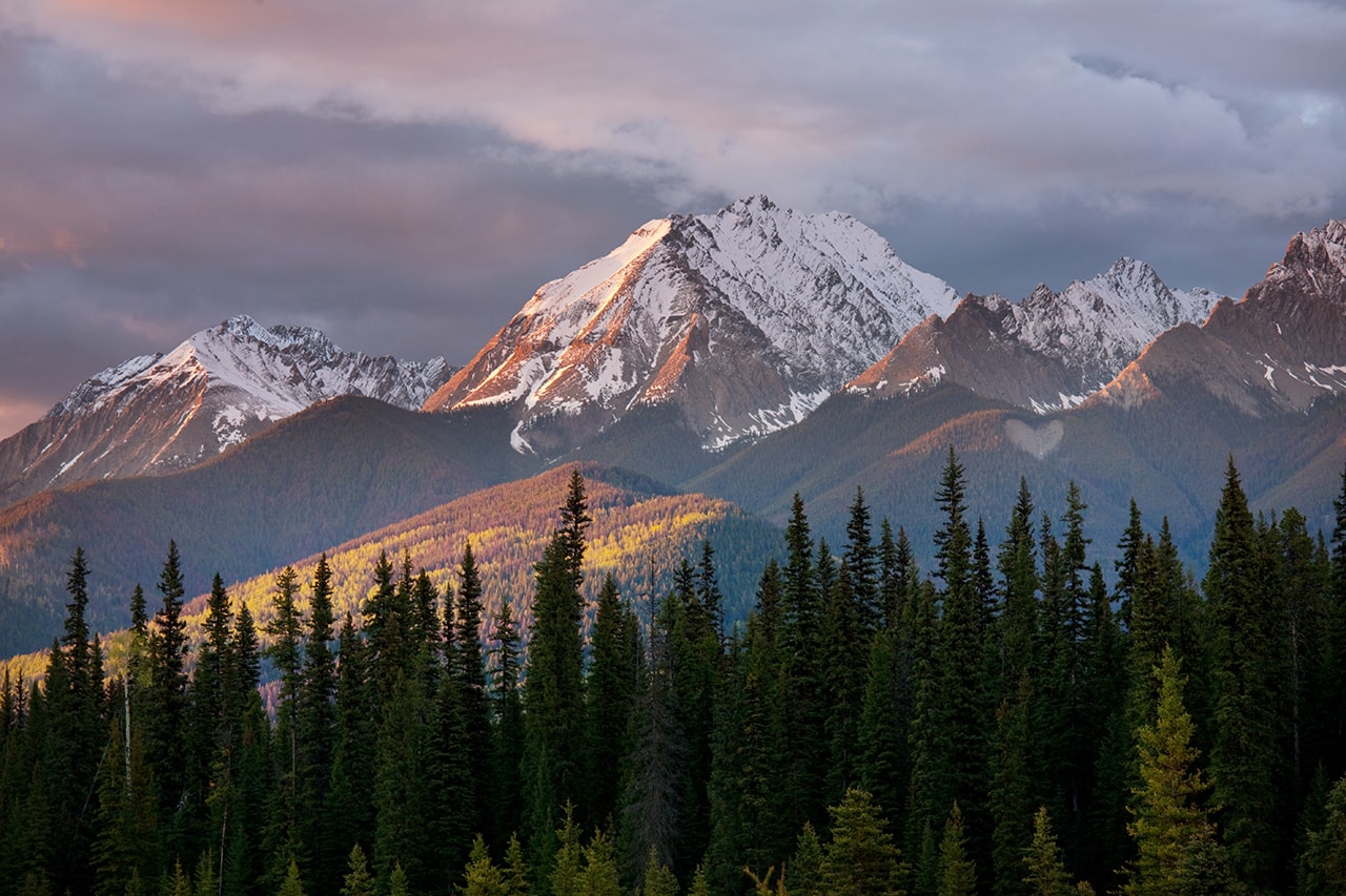 rocky mountain backdrop flight training