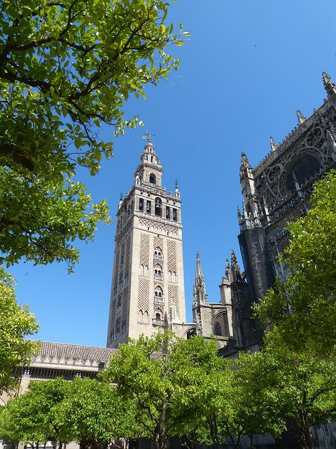 cathedral, la giralda, plaza virgen de los reyes