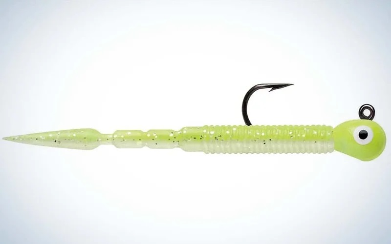 dark green fishing lure draw fish,dark lure gives better light penetration as do dark solid color or dark colors when forage fish are in murky water