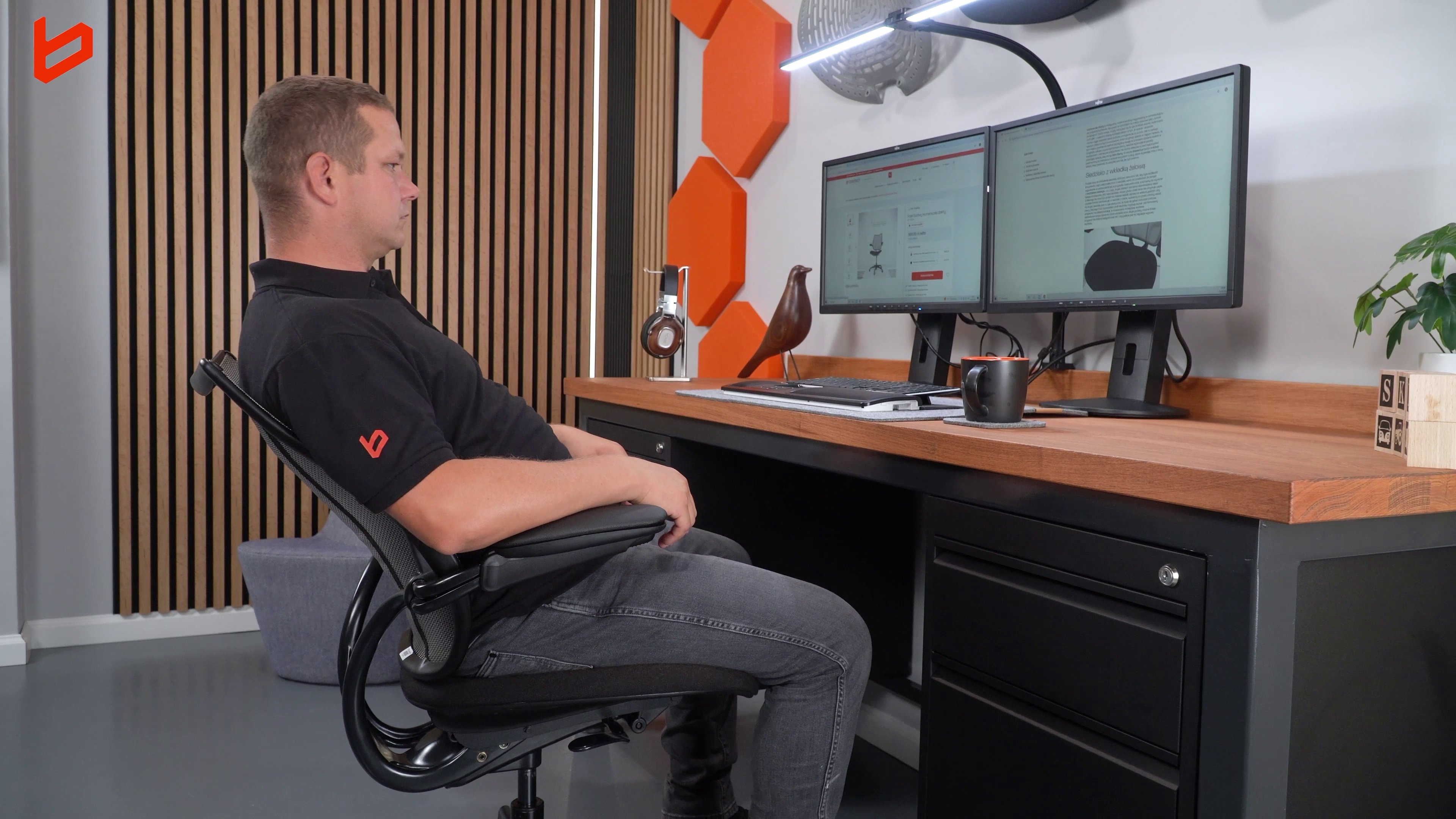 Ergonomiczny fotel biurowy – dlaczego prawdziwa ergonomia to ruch, a nie tylko regulacje? 6 Ciągły ruch w fotelach Humanscale. Źródło: Brastech