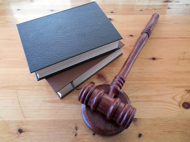 gavel and books symbolizing how a product detail page should comply with the rules to show up on the search results