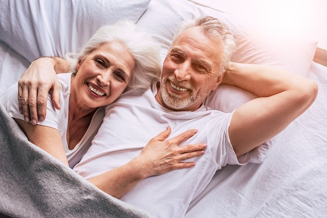 Image of a senior couple in bed: the golden bachelor divorce