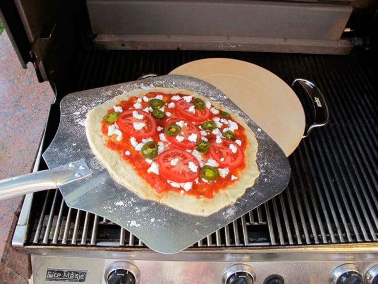 How to to use a pizza stone