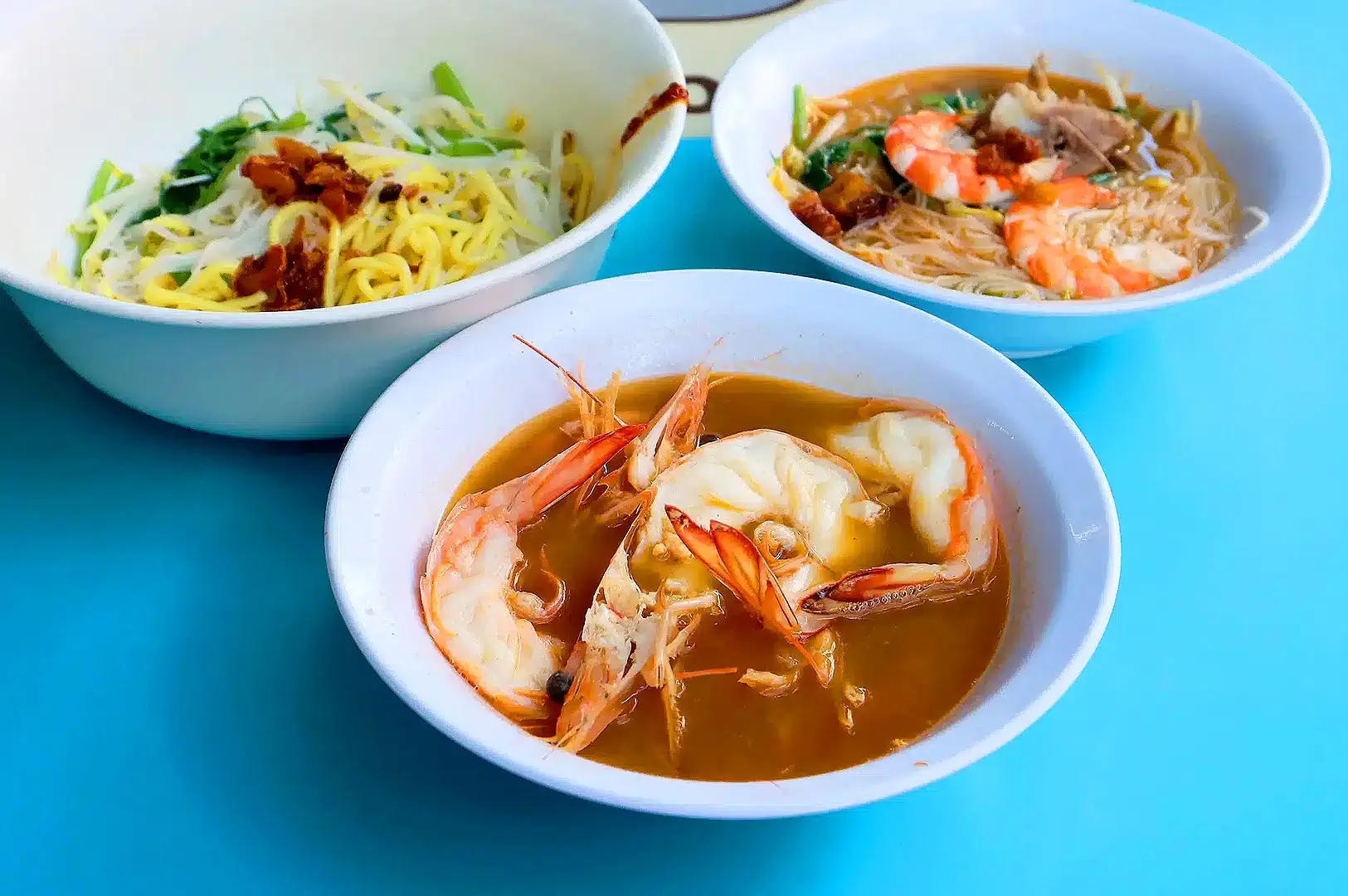 Da Dong Prawn Noodles Singapore prawn mee with fresh prawns, noodles and flavorful broth