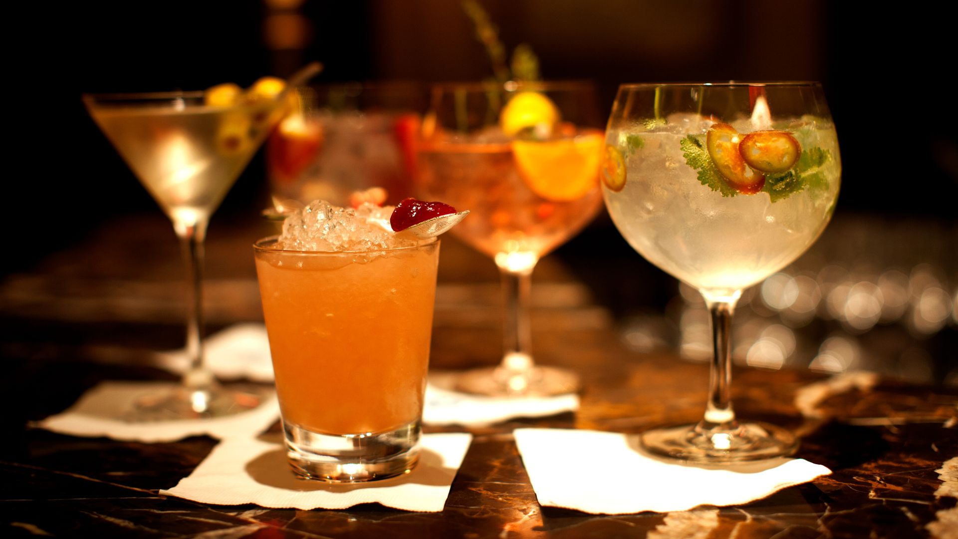 What Things To Be Considered In A Mobile Bar Hire Contract? -