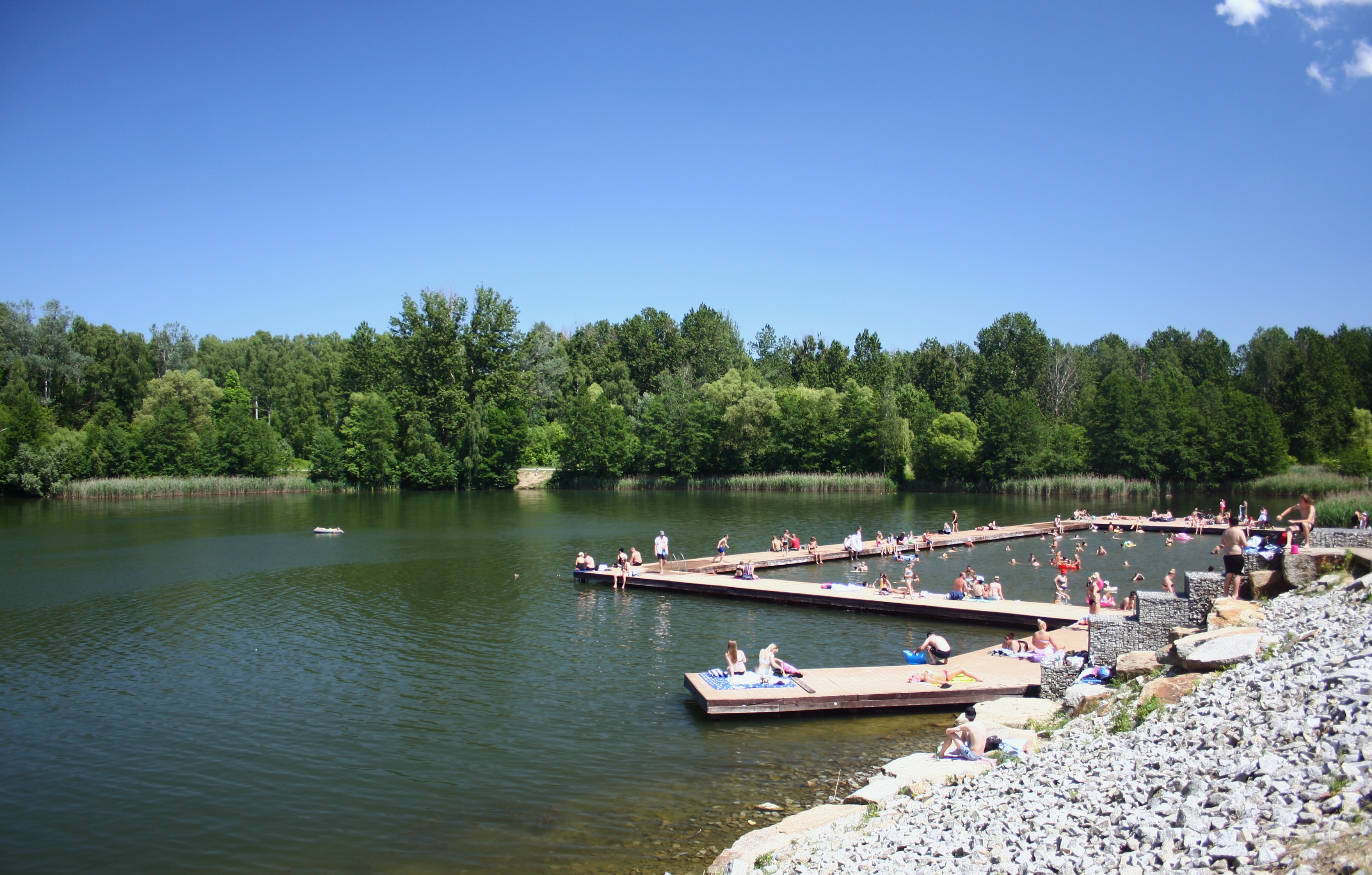 Park Lisiniec w Częstochowie (źródło: https://commons.wikimedia.org/wiki/File:Cz%C4%99stochowa_park_Lisiniec_Adriatyk_19.06.2021_p.jpg)