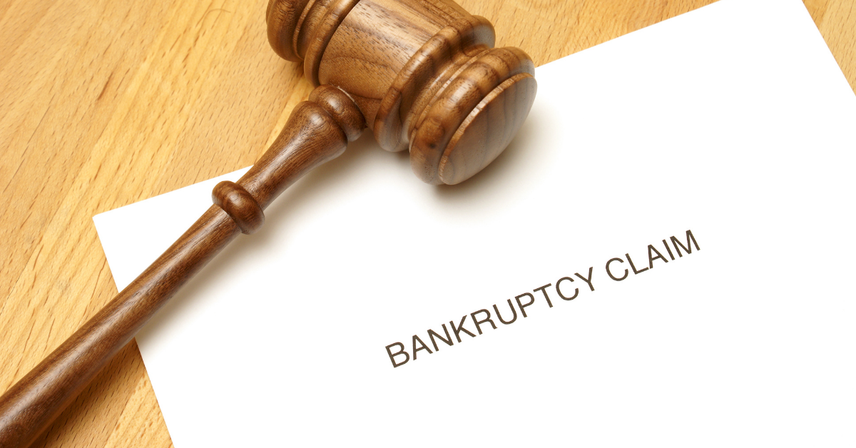 Infographic illustrating the differences between Chapter 7, Chapter 11, and Chapter 13 bankruptcies.