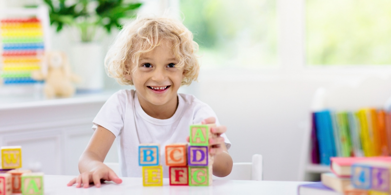 enfant âge 3 ans langage apprentissages avec les lettres
