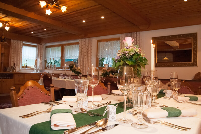 Salzburger Schmankerl und köstliches aus der Region genießt du in der AlpenOase 