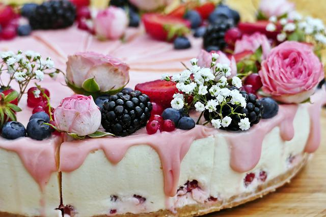 wedding cake, fruit, cream
